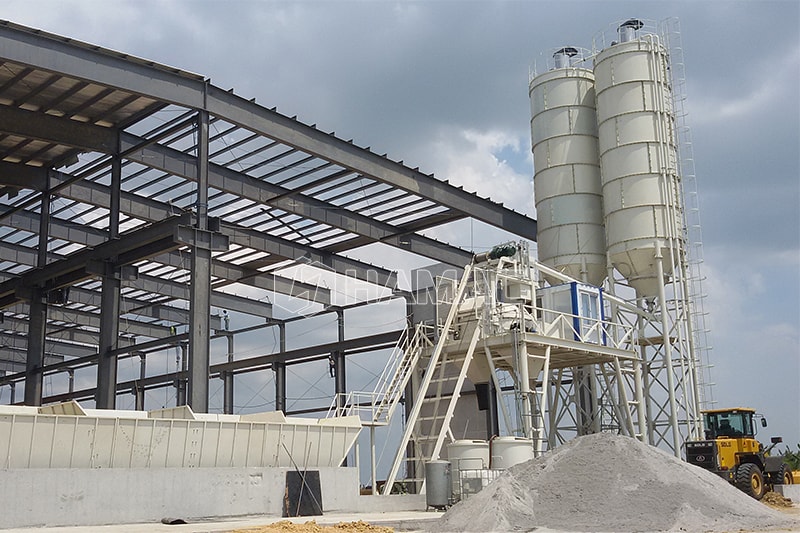 Centrale à béton avec bétonnière planétaire